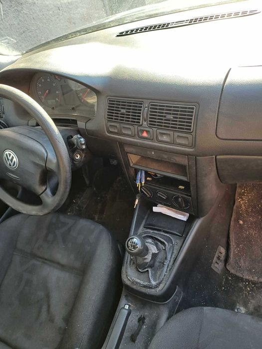 Голф 4 -1.4 бензин -САМО НА ЧАСТИ