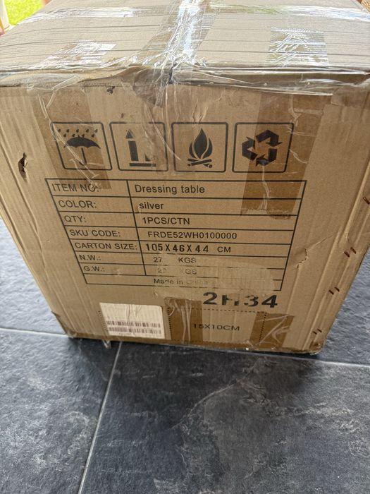 Masă Toaletă Dressing Table Premium din sticla , noua