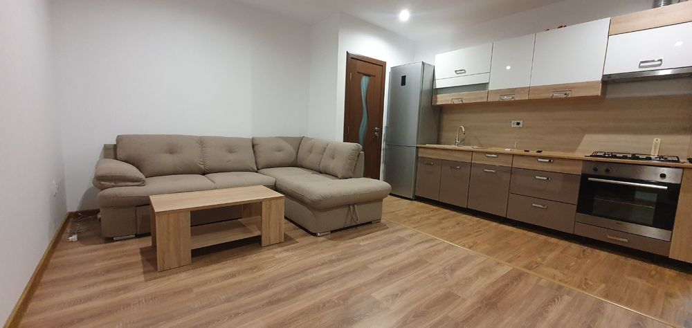 Inchiriez apartament cu doua camere, zona centrala — fotografia 1