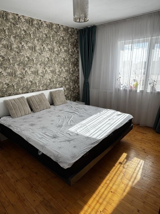 Inchiriez apartament cu 3 camere