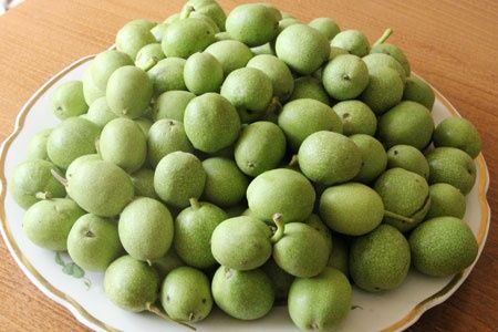 Зеленый грецкий орех