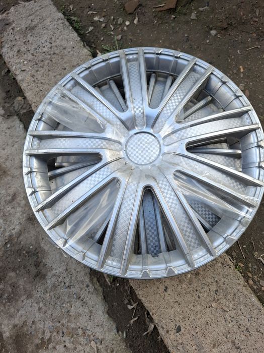 Продам колпаки на колёса