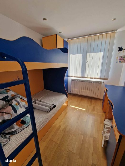 De inchiriat apartament cu 3 camere, decomandat, 2 bai si balcon