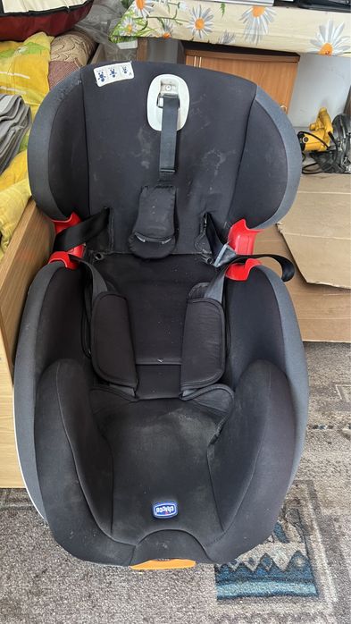 Продам автокресло Chicco