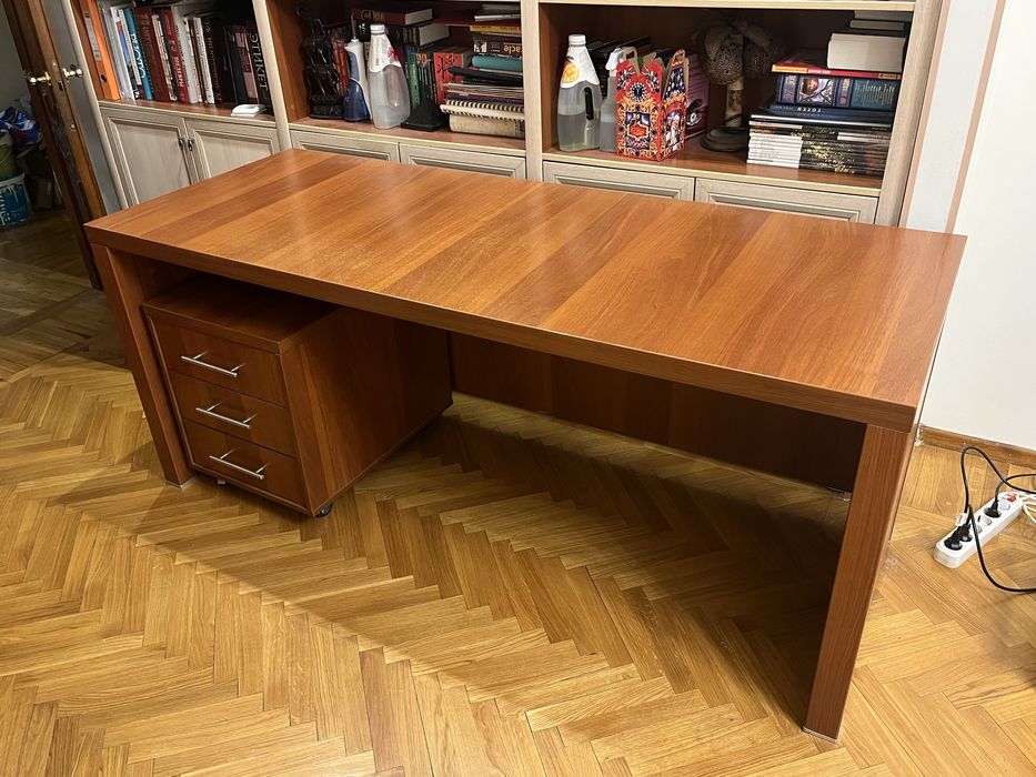 Продам письменный стол