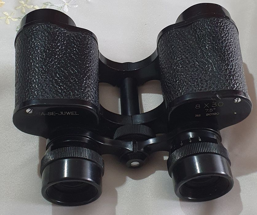 Vând  binoclu HA-SE-JUWEL 8×30   7,5°