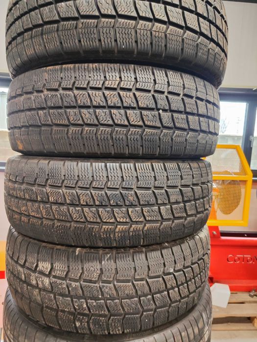 4бр.зимни гуми 215/65/16C Vredestein
