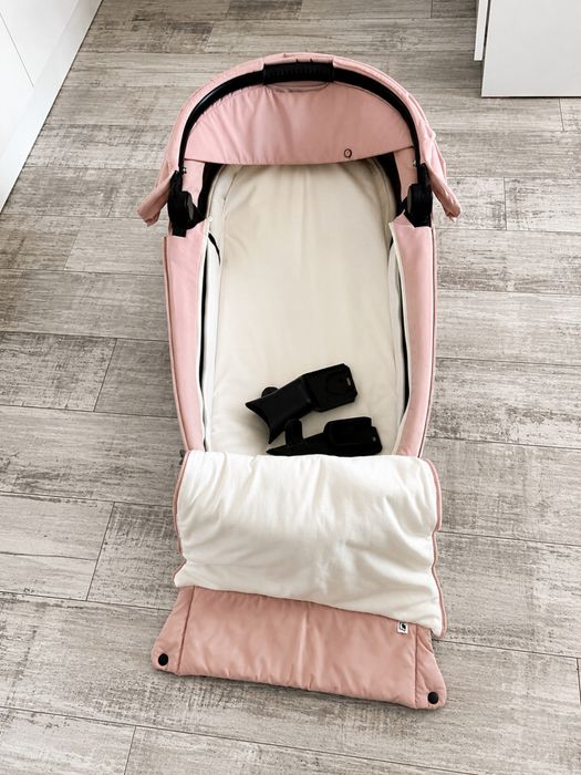 Кош за новородено Cybex Priam 4 + адаптори