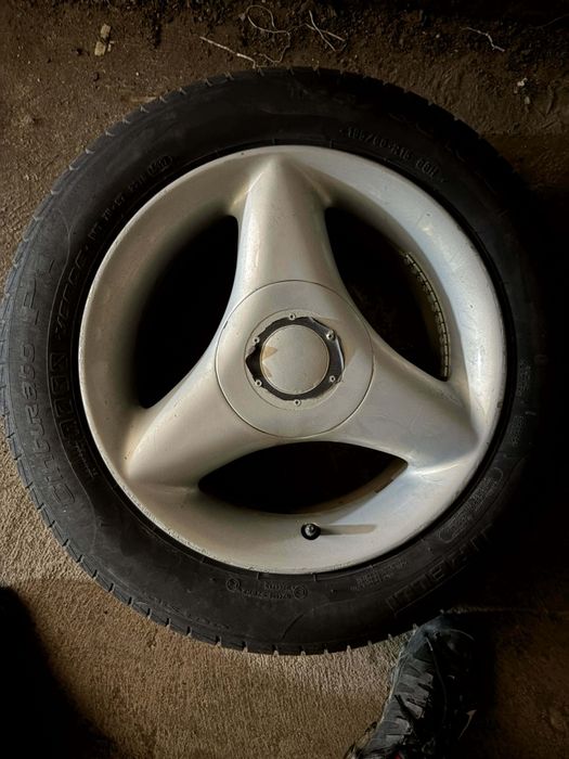 Алуминиеви джанти със гуми