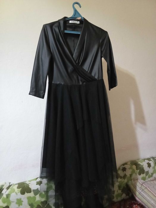 Красивое платье продаю