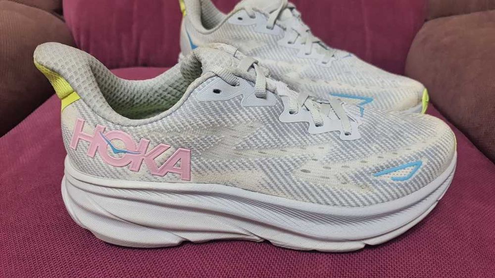Adidasi alergare HOKA Clifton 9 marimea 41 1/2
