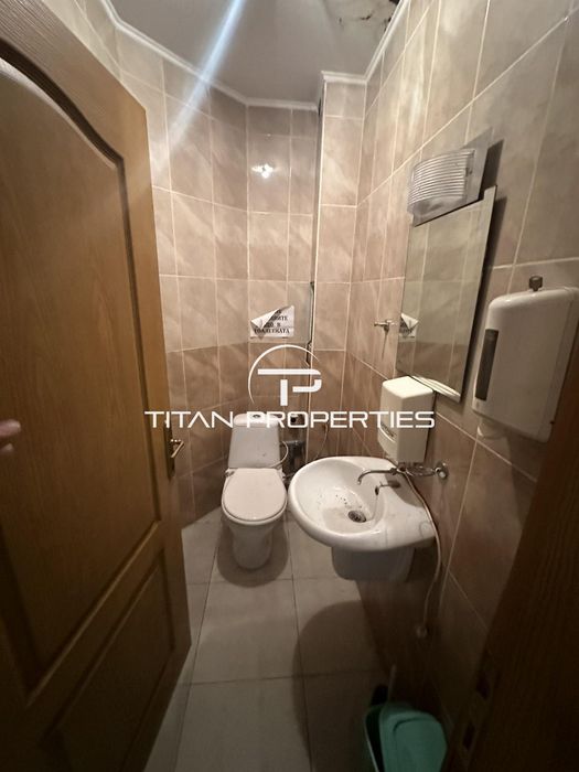 Продава се Магазин в Бургас, Център - 50 кв.м за 1130 €/кв.м - Снимка #3