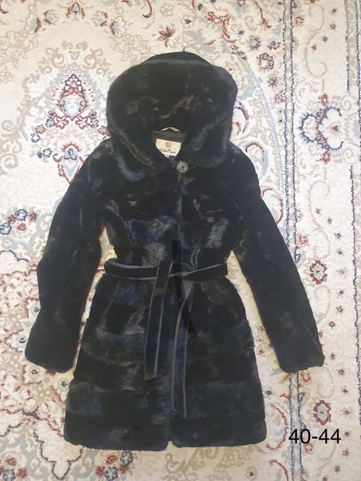 Продам женскую шубу