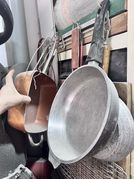 Кострюли, казаны , сковородки чайники