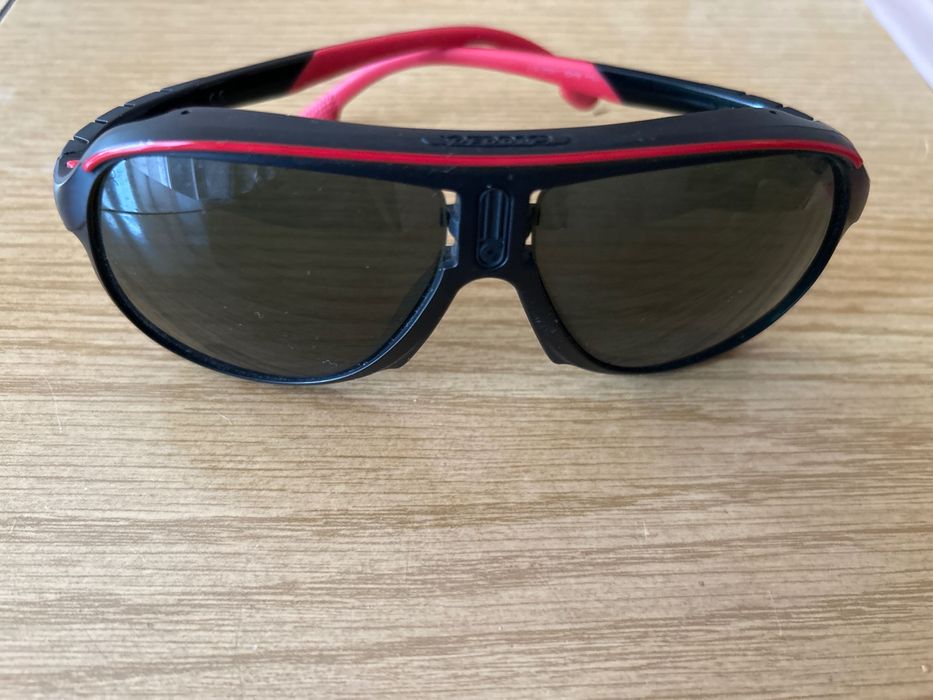 Очила Carrera слънчеви