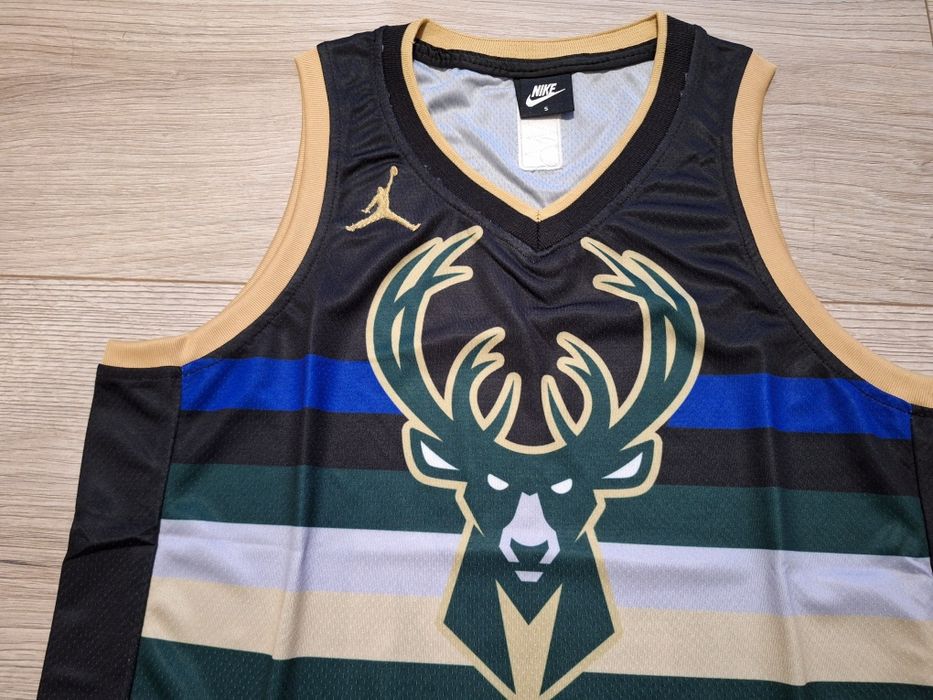 Баскетболен потник на Милуоки Бъкс #Адетокунбо #34!