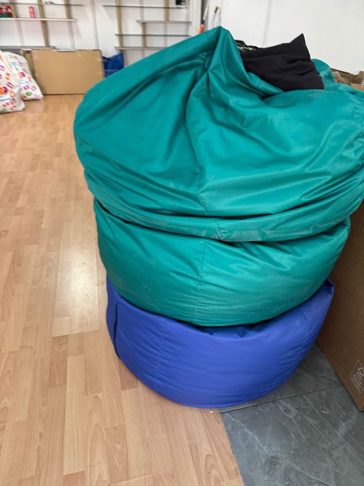 Барбарон различни цветове тип „Ябълка“ – като нов, 90×90 см, 50 лв.