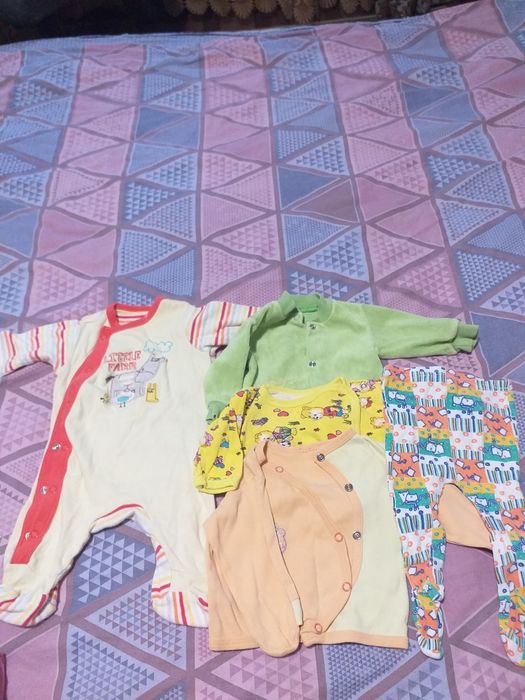 Продам  детские вещи