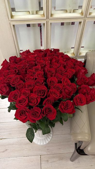 Цветы свежие 101 роза