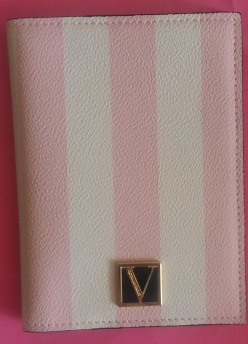 Калъф за международен паспорт Victoria Secret