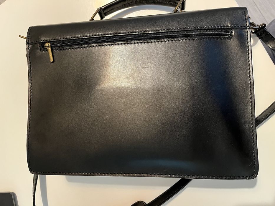 Vand geanta laptop din piele