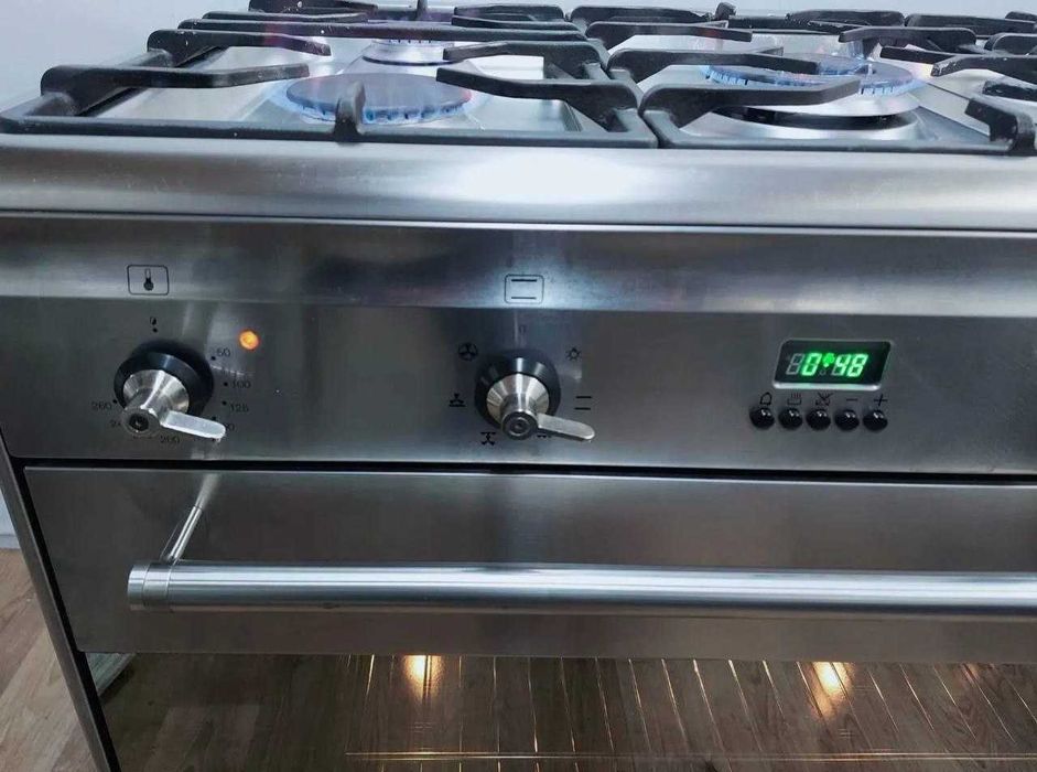 Продам газовую плиту б/у!!