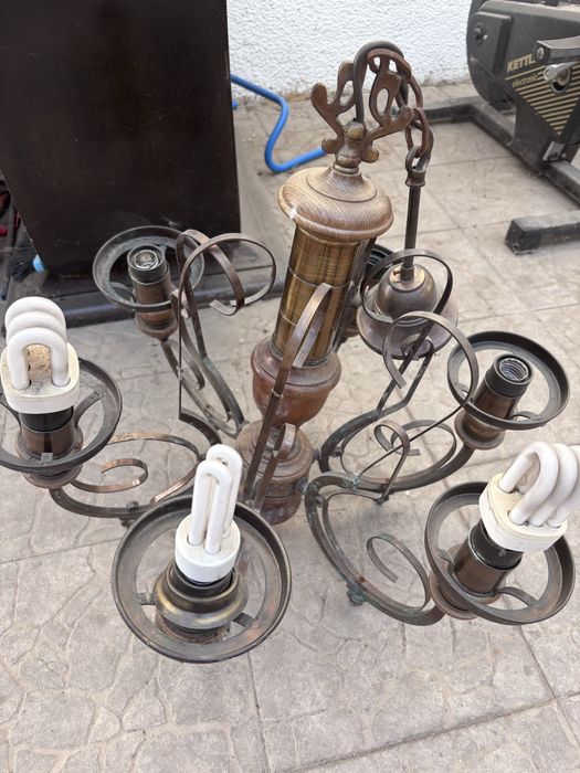 Vand candelabru antic cu metal si lemn