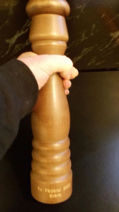 Швейцарска мелничка за черен пипер