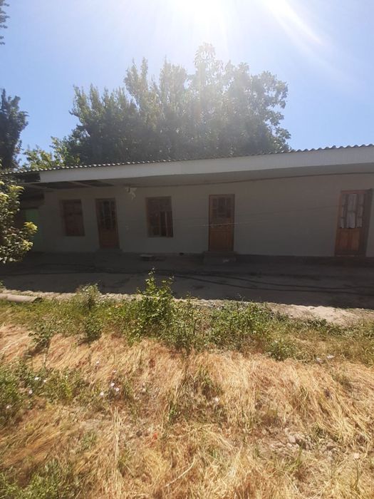 Uy sotiladi 10sotik kadastri bilan