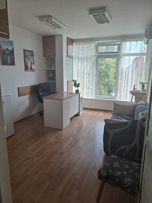 Дава се под наем Офис в Ямбол, Център - 24 кв.м за 204 € - Снимка #5
