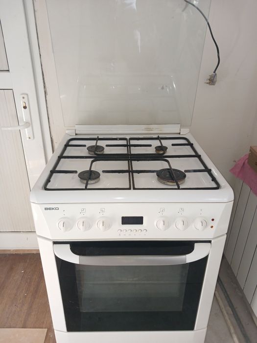 Продам газплиту и стирмашину