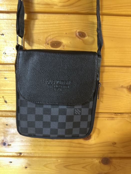 Borseta Louis Vuitton de barbati