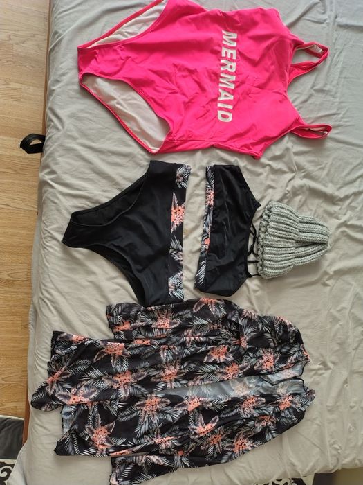 Продам купальники женские 46 и 50рр