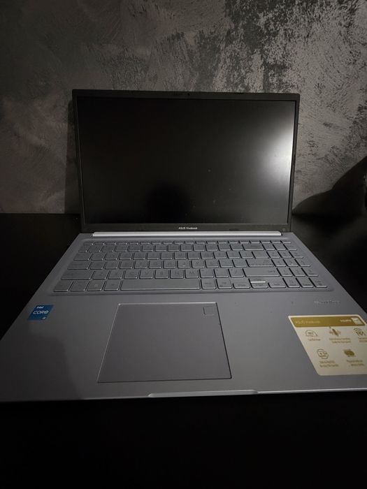 Vand laptop asus vivobook