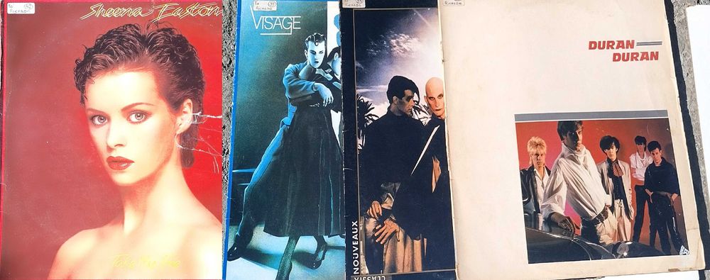 Лот, състоящ се от 112 винилови плочи, EP и LP плочи.