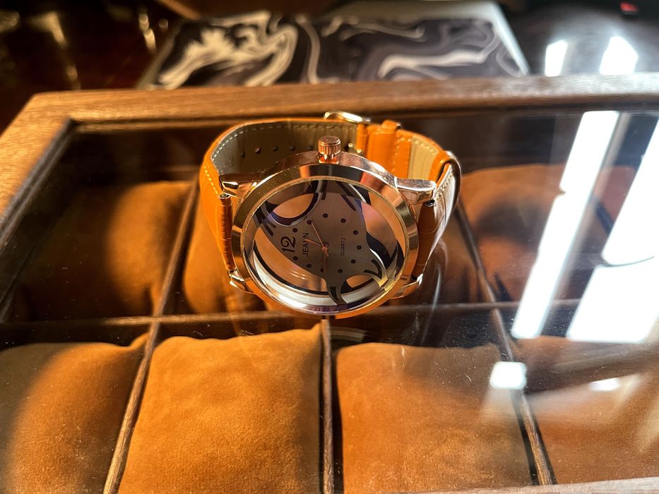 Красивые мужские спортивные часы