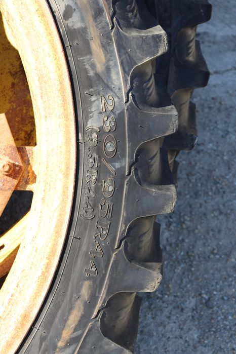 230/95 R44 cu jante ( second hand )  9.5-44  Cauciucuri tractor, Fiat, Case, Fendt, John Deere, New Holland, Massey Ferguson, UTB   Cauciucuri tractor