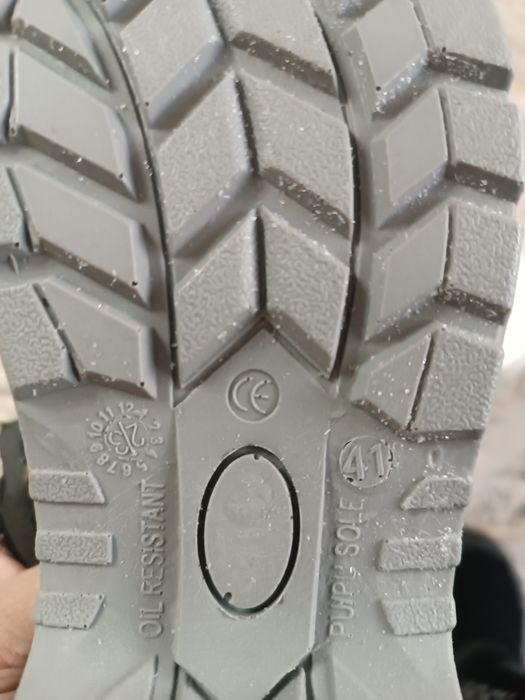 Продам ботинки рабочие