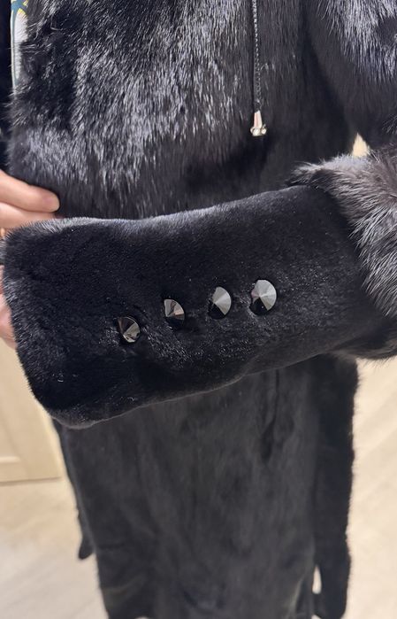 Продам норковую шубу