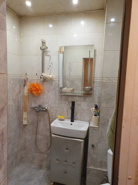 2ст+к,67 кв.м.,ет.6,ремонтиран,кв.Изток-долу