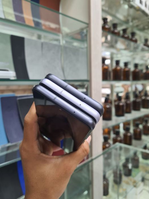 Samsung galaxy s21 5G 8/256gb holati xarxil