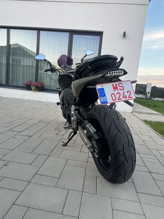 Vand sau schimb Honda hornet pc41 2008