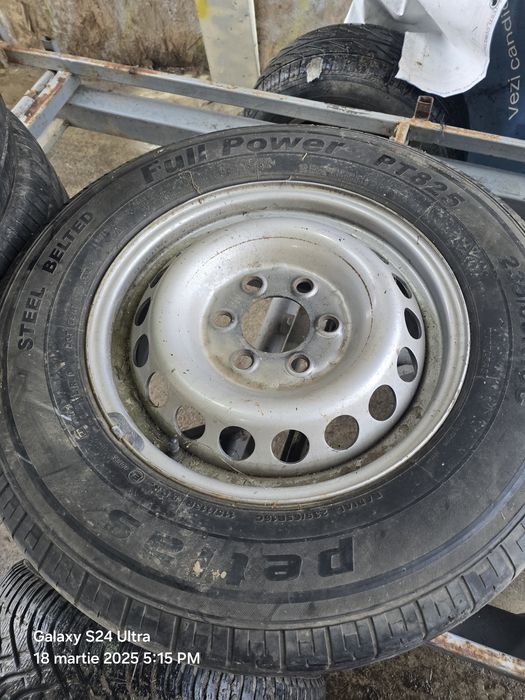 De vanzare cauciucuri 225 /255/213/235 cu janta și fără