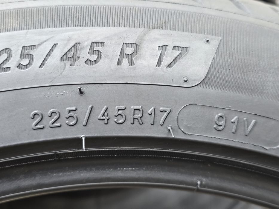 Vând patru anvelope de vara michelin primacy 4 225 45 17 dot 0522