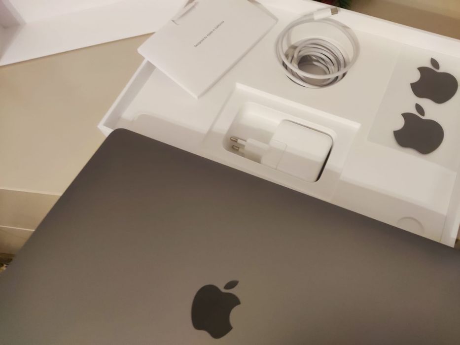 Macbook AIR 13 inch 256 gb SSD - M1 CHIP