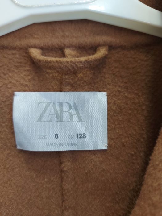 Продам пальто для девочки