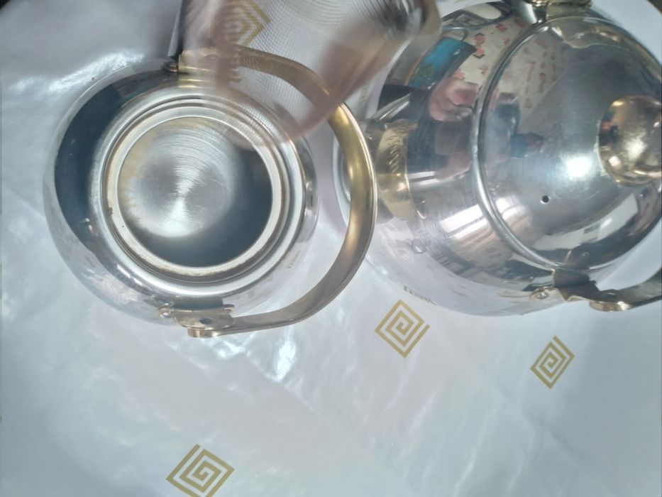 Продам чайник маленький и большой