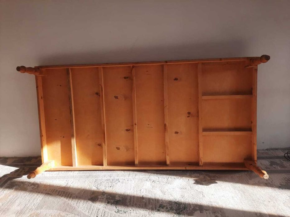 Продается стол б/у срочно