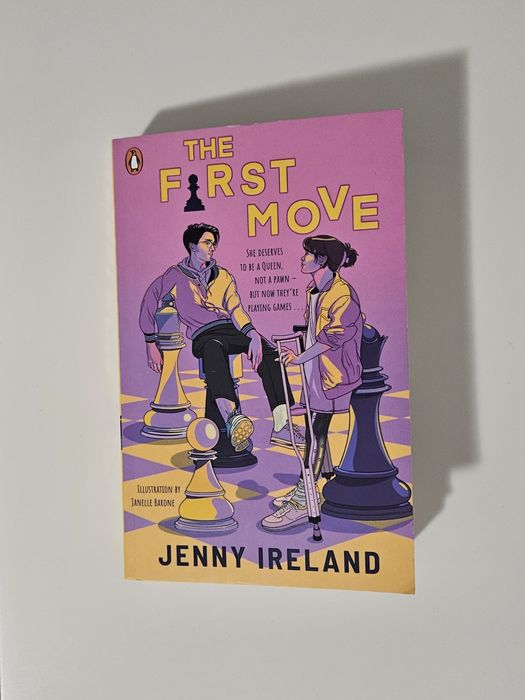 КНИГА The First Move, Jenny Ireland