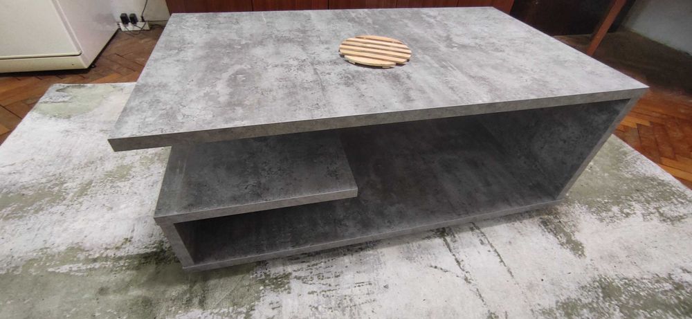 Холна маса, диван, скрин, нощни шкафчета, кутия за ключове